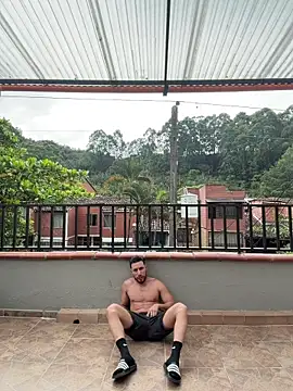 thiago_hill (M young) - On the way to the railing 👀