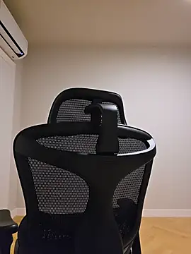 Webcam Model (MiaRides19)  is live.Free join now!