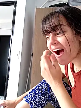 sara_cute_so (F teen) - wet