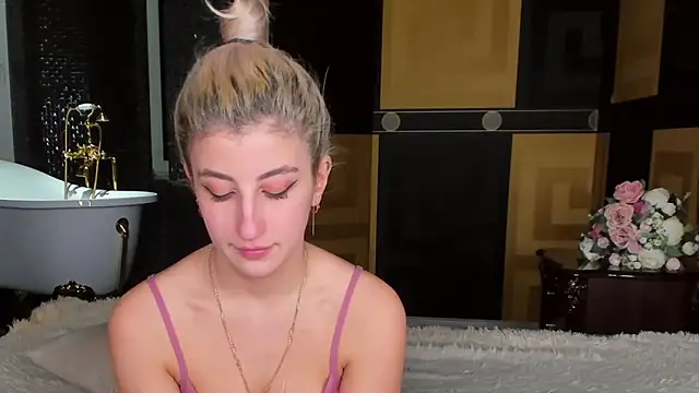 wawmom - Wawmom's free webcam