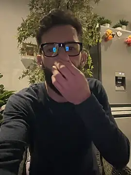 Michel_huge Live Webcam on Stripchat