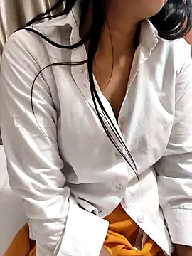 Webcam Model (Shalu_G) is live