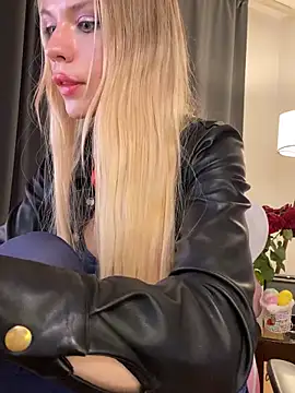 Webcam Model (MistressMommyKate)  is live.Free join now!