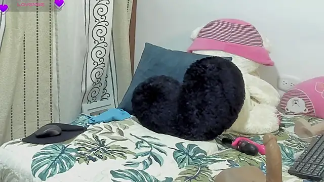 BrendaXiomy live sex cam