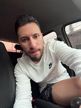 thiago_hill (M young) - On the way to the railing 👀