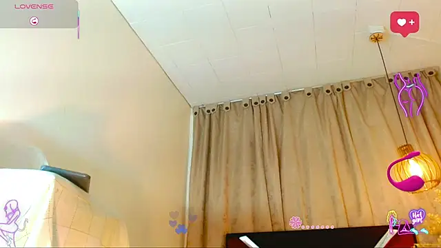 katha_Crawford webcam