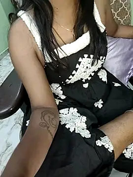 Webcam Model (tamil_thaara03) is live