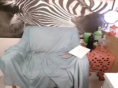 ThalyaHotTrans live sex cam