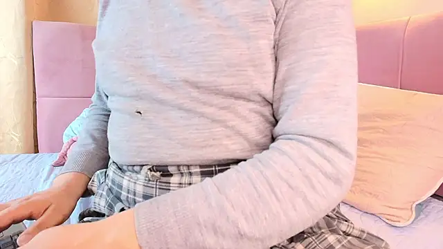 Satuurn_ Live Webcam on Stripchat