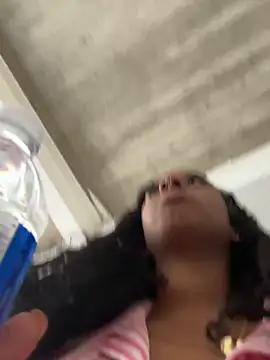 Your_Paris's Live Sex Cam Show