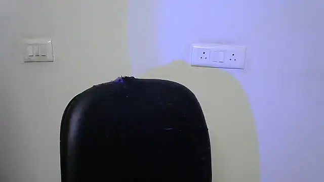 disha_22_ (F young) - suck dildo