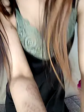 Webcam Model (xpihu)  is live.Free join now!