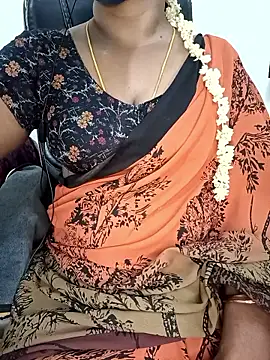 tamil-hotwife (F milf) - Ass show