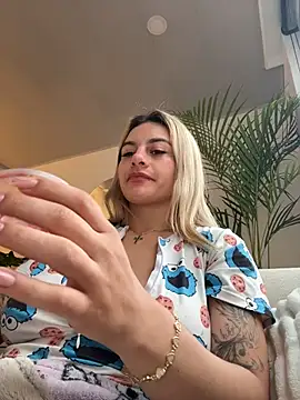 AtheneaRossi live sex cam