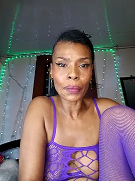 Webcam Model (megan-fox12)  is live.Free join now!