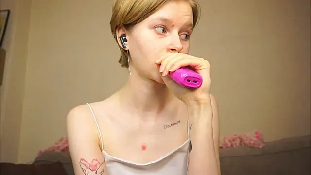 toyapletz (F young) - my eyes captivate you close to the kama