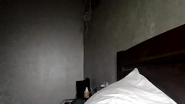 julianagold1 - JulianaGold1's free webcam - UK Sex Cams