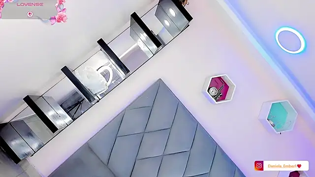 Amira_Ember live sex cam