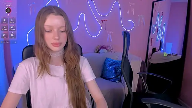 khloebeauty (Ask my age) - flash tits