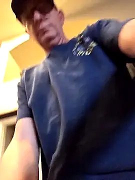 longsmooth4u (M mature) - Leave cock out while driving to work