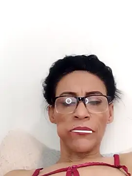 Webcam Model (BarbaraMature)  is live.Free join now!