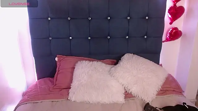 catalinajane1 (F milf) - play with my tits in oil