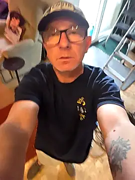 longsmooth4u (M mature) - Leave cock out while driving to work