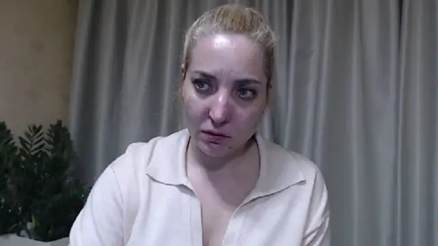 sweetpussy (F milf) - I undress and masturbate