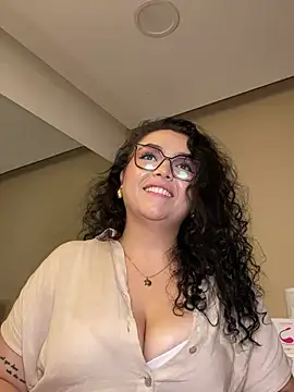 almararouge (F young) - 💋🍑 Flirty kiss + mini twerking