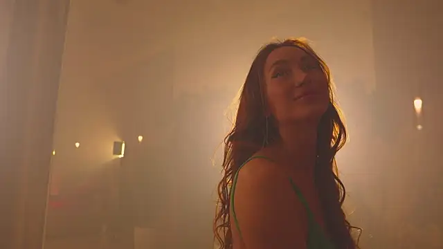 serenawest_ (F young) - eyes contact