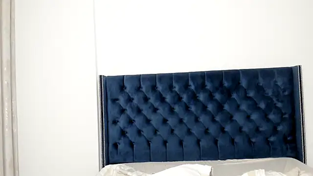 sofiyaxx (F young) - turn around slowly