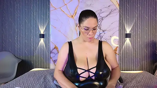 big_tits_in_your_face (F young) - I want to put my face between your tits