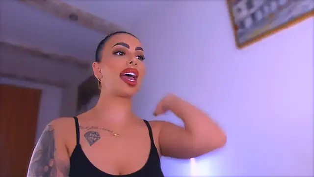 Moonamour live sex cam