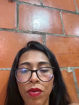 Webcam Model (Emma__cumlovee)  is live.Free join now!