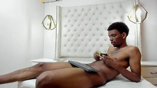 nero_reyd (M young) - HARD COCK