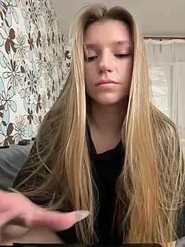 Webcam Model (adel_secret) is live