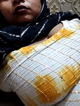 Webcam Model (Indian-Nazia)  is live.Free join now!