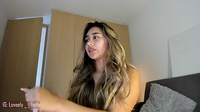 Hornyholly__ webcam