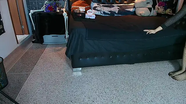 alexhoe_ (F young) - Ride dildo yoga ball