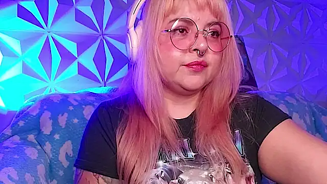 Satyn_doll live sex cam