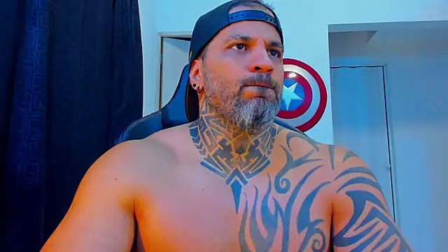 joshrigby (Ask my age) - kiss and lick my biceps