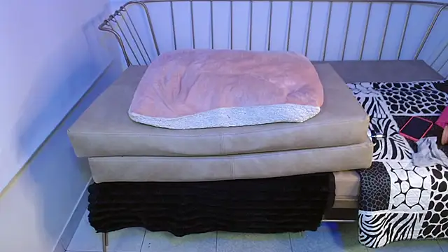 roxanne_vale - Roxanne_vale's free webcam - UK Sex Cams