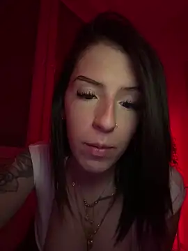 lisapeperoni - Lisapeperoni's free webcam - UK Sex Cams