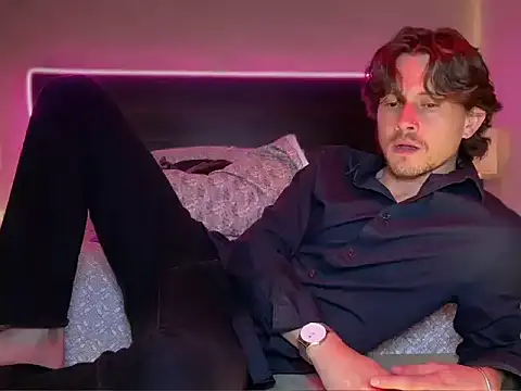 mcklister_kinky_feets - Mcklister_kinky_feets's free webcam - UK Sex Cams