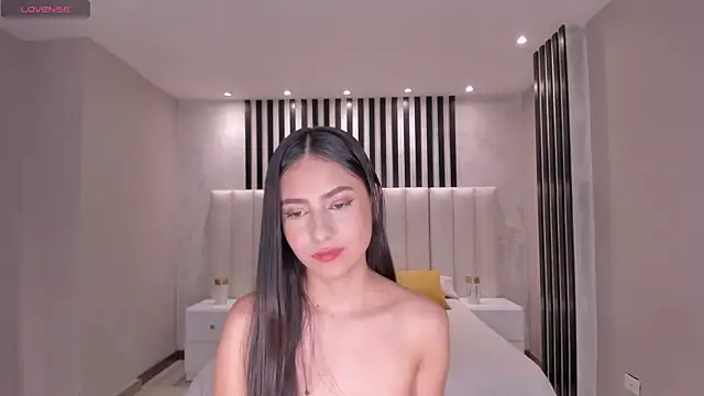 LucieMartin live sex cam