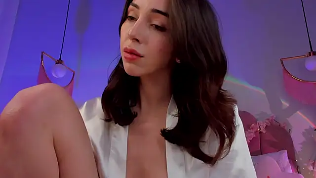 elsayoung (F young) - tease boobs under a bra 🍒