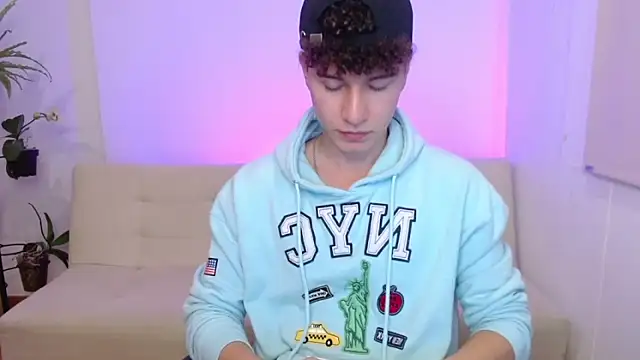 adrian_morelly live sex cam