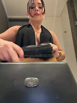 sofiagomez444 (F young) - Make me wet and horny 🥲💦