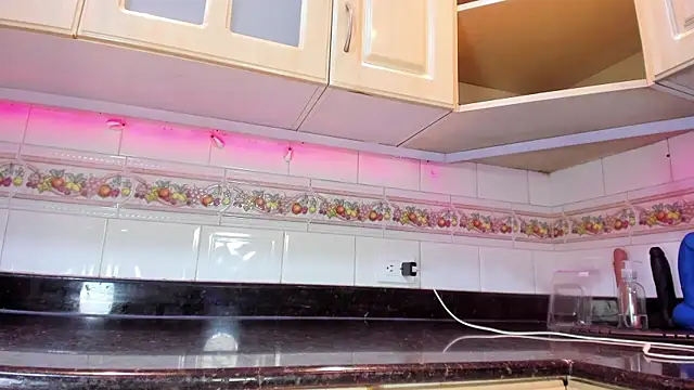 sophiarivera18 - SophiaRivera18's free webcam