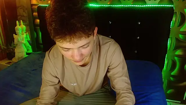 cruz_dante (M twink) - All naked 5 minutes